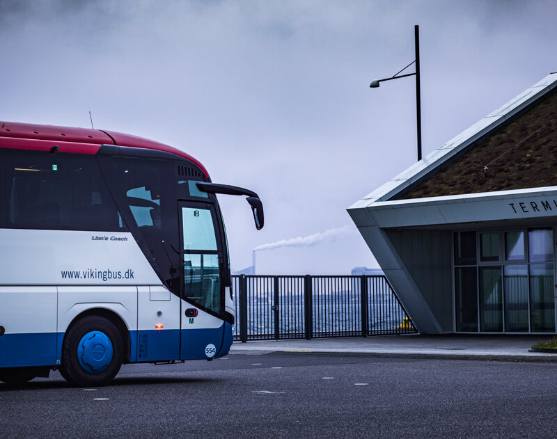 Krydstogtkørsel - Bus ved skib